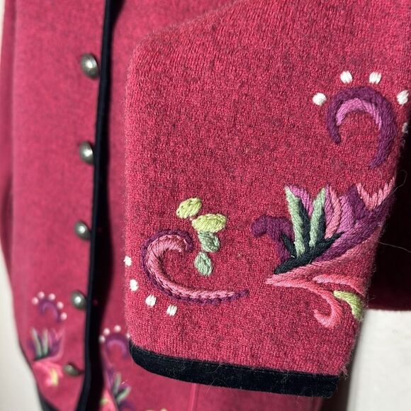 Icelandic design women’s small boiled wool cardigan sweater embroidered - Picture 2 of 6